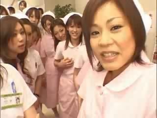 Азиатки медицински сестри насладете се секс на връх