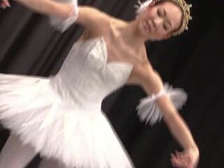 Ballet stoking robek mempersiapkan selama pelajaran
